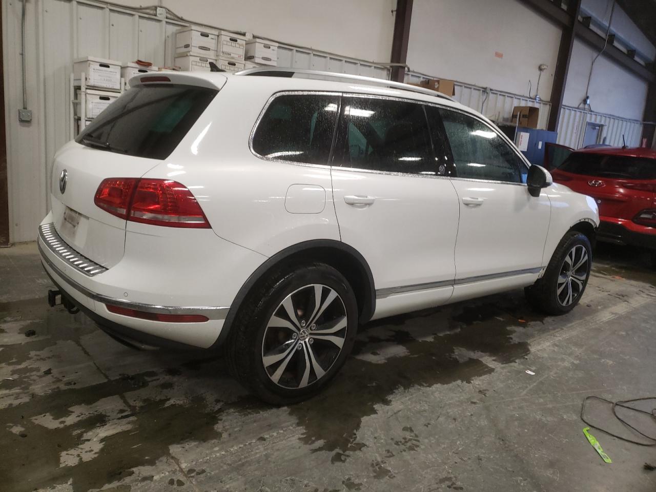 2017 VOLKSWAGEN TOUAREG WO - Фото 3