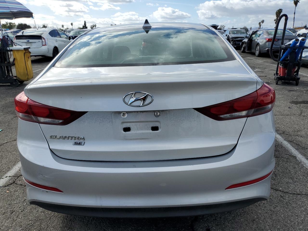 2017 HYUNDAI ELANTRA SE - Image 6