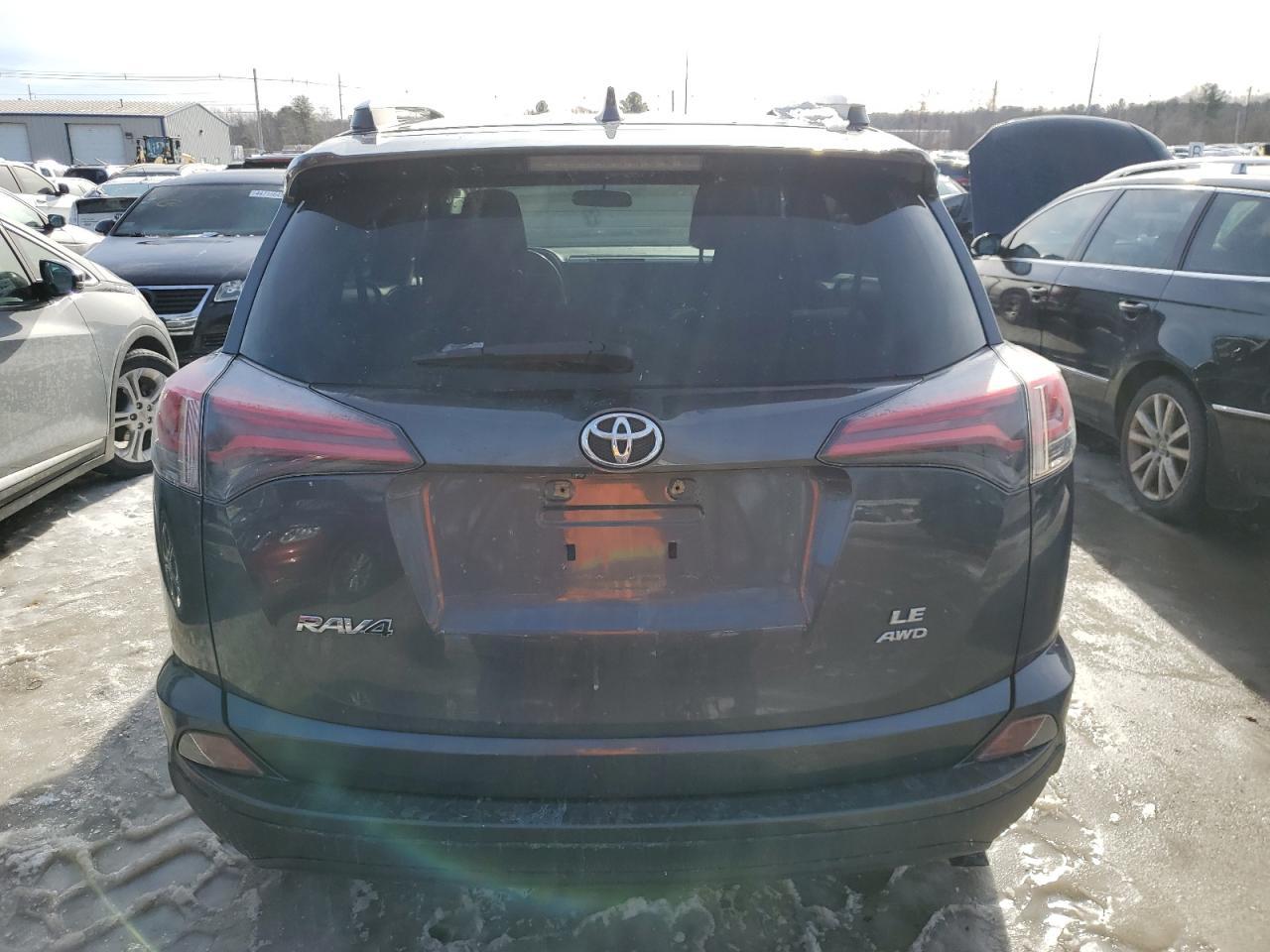 2016 TOYOTA RAV4 LE - Фото 6