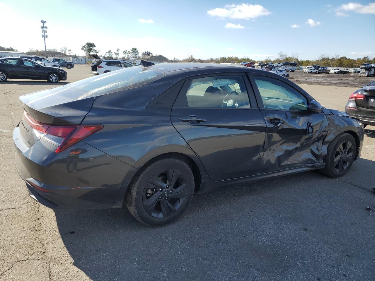 2022 HYUNDAI ELANTRA SE - Фото 3