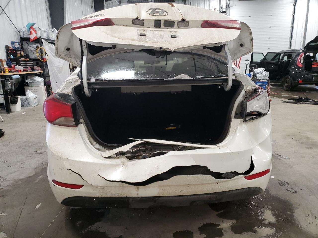 2014 HYUNDAI ELANTRA SE - Image 6