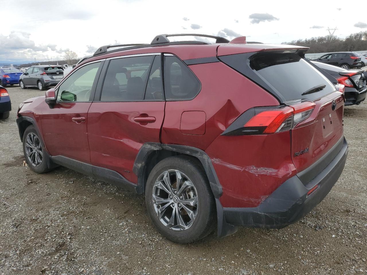 2022 TOYOTA RAV4 XLE P - Image 2