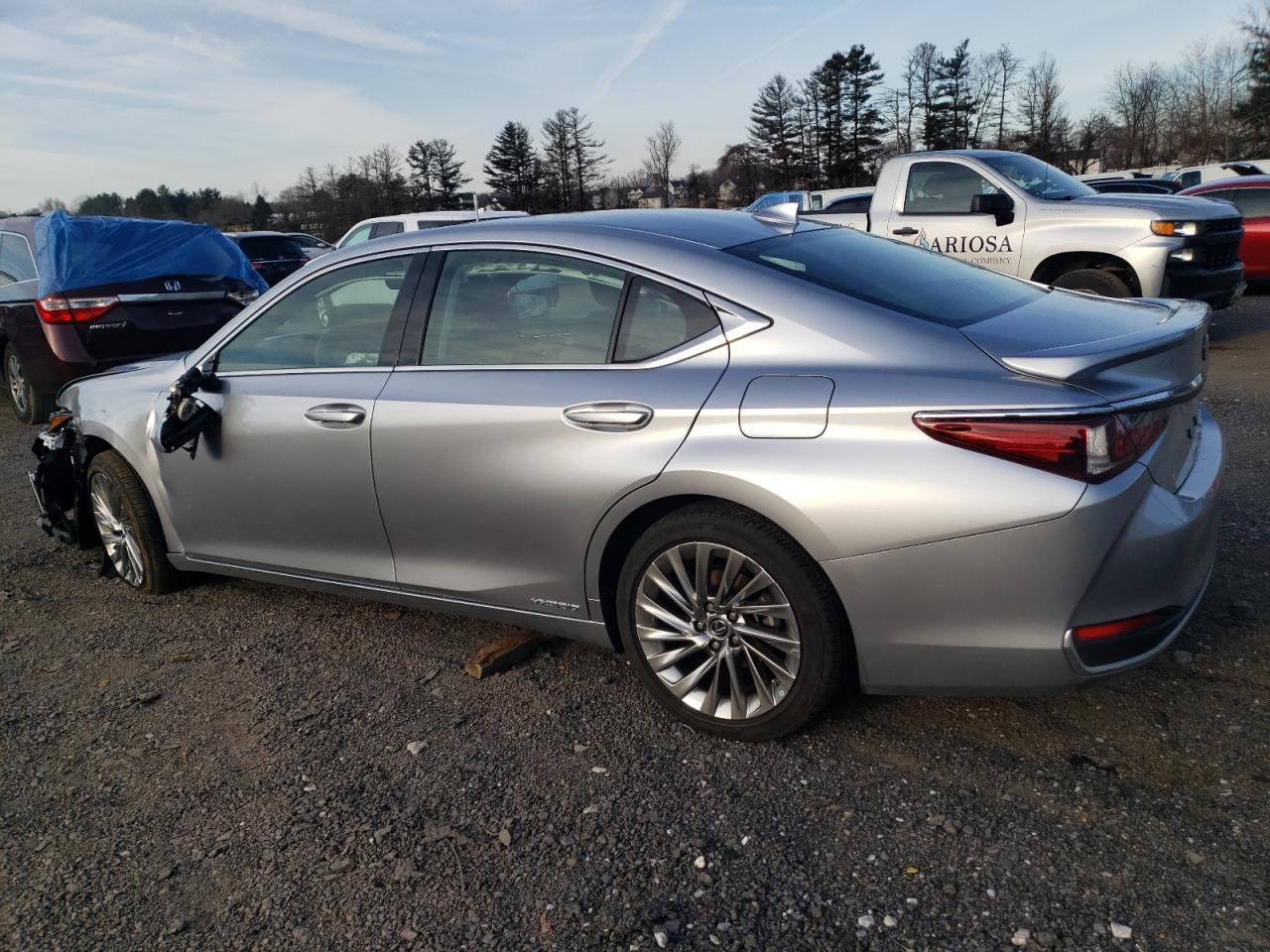 2022 LEXUS ES 300H BA - Image 2