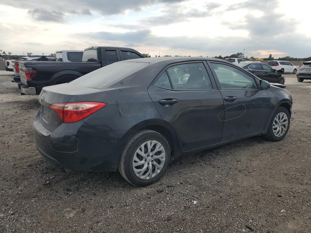 2019 TOYOTA COROLLA L - Image 3