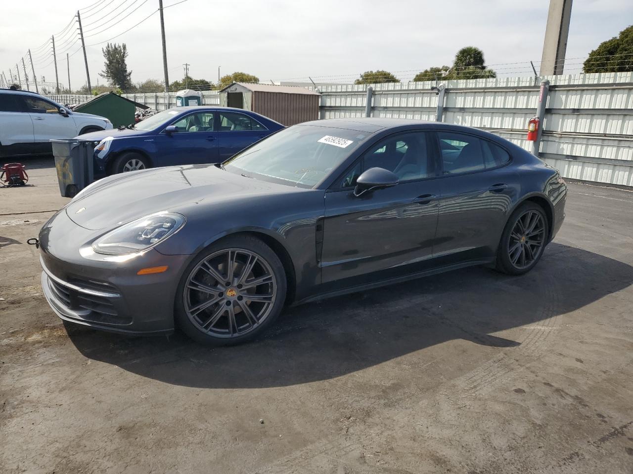 2018 PORSCHE PANAMERA 4
