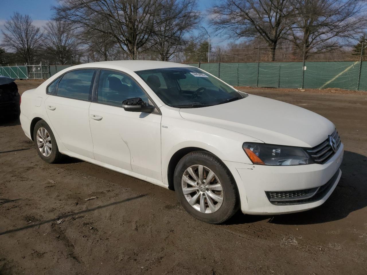 2014 VOLKSWAGEN PASSAT S - Фото 4
