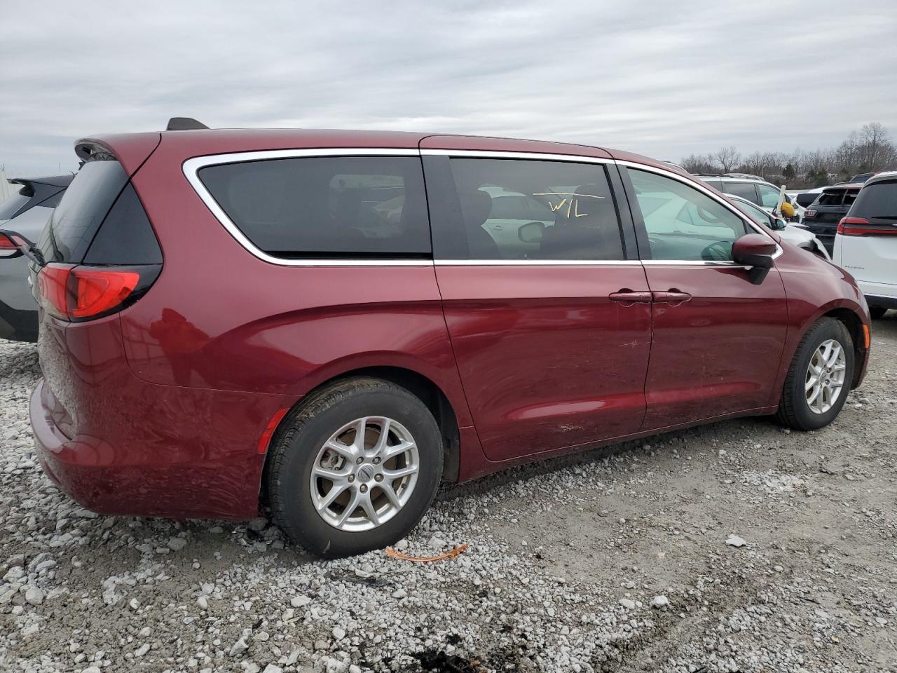 2022 CHRYSLER VOYAGER LX - Фото 3
