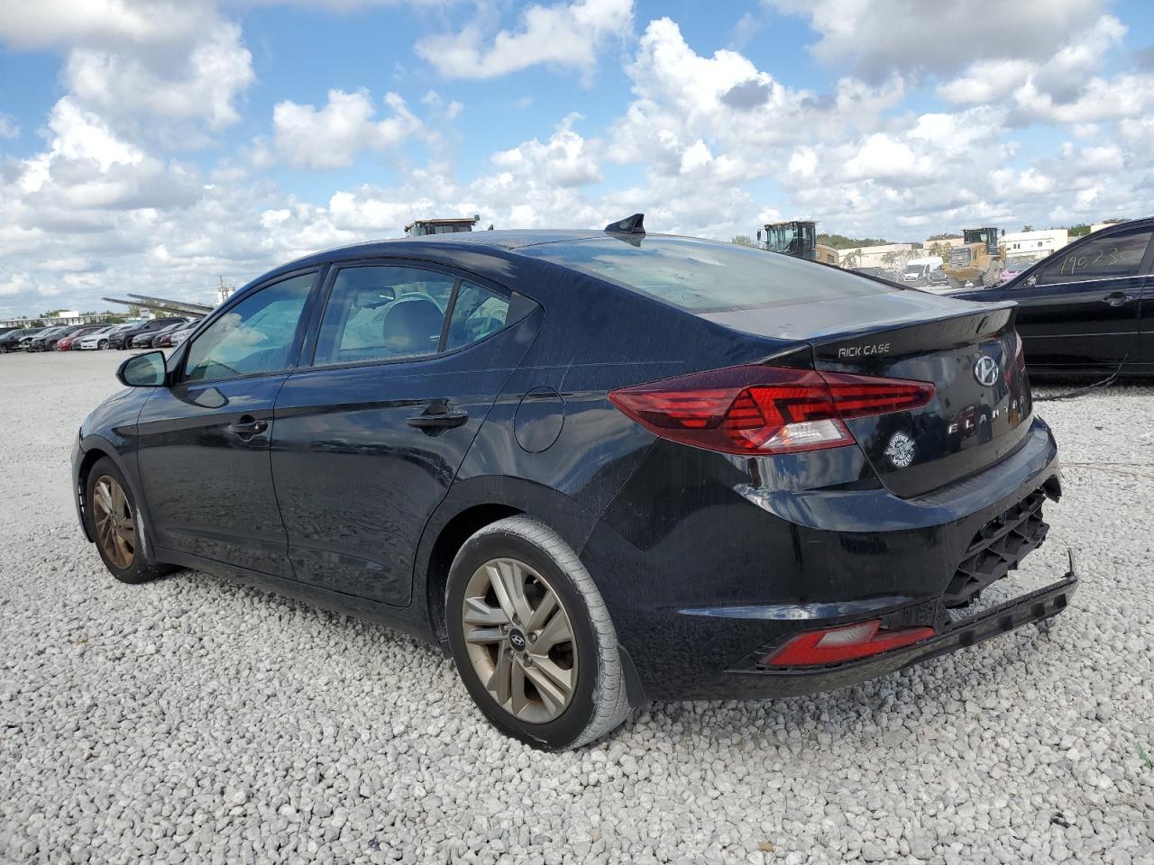 2019 HYUNDAI ELANTRA SE - Image 2