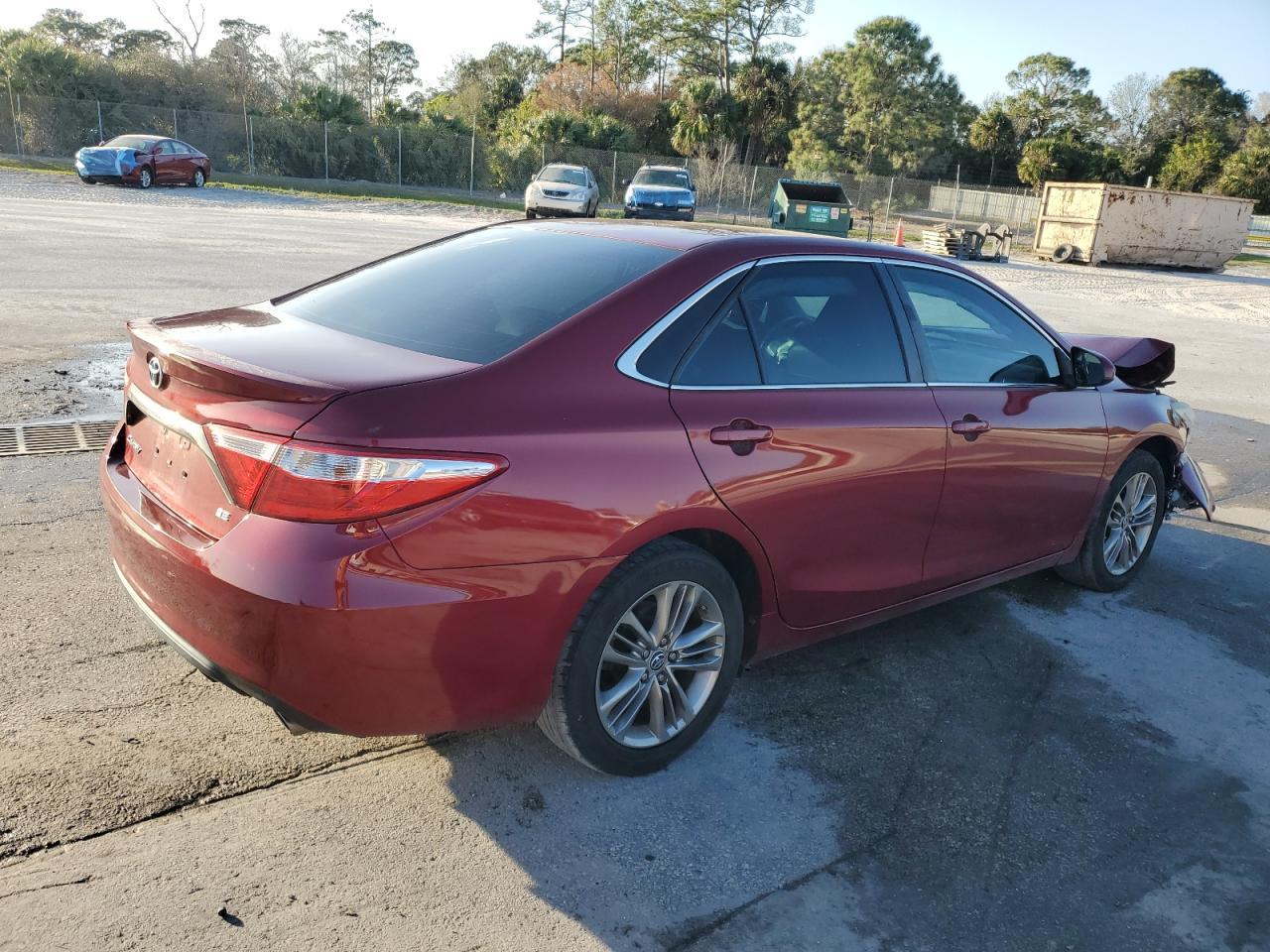 2016 TOYOTA CAMRY LE - Фото 3