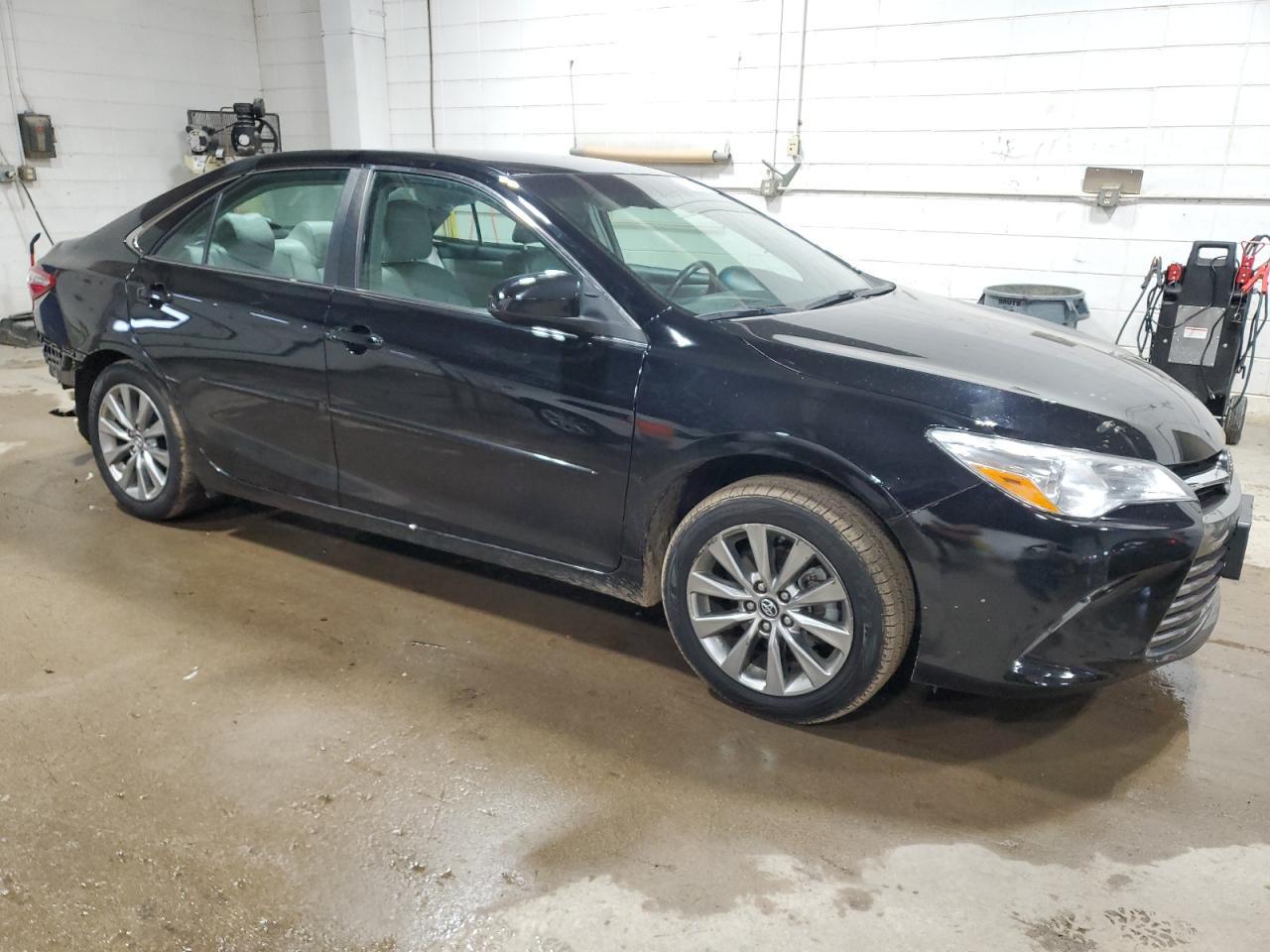 2017 TOYOTA CAMRY LE - Image 4