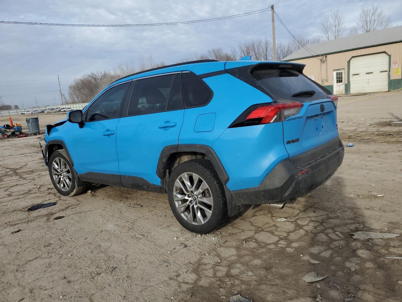 2019 TOYOTA RAV4 XLE P - Image 2