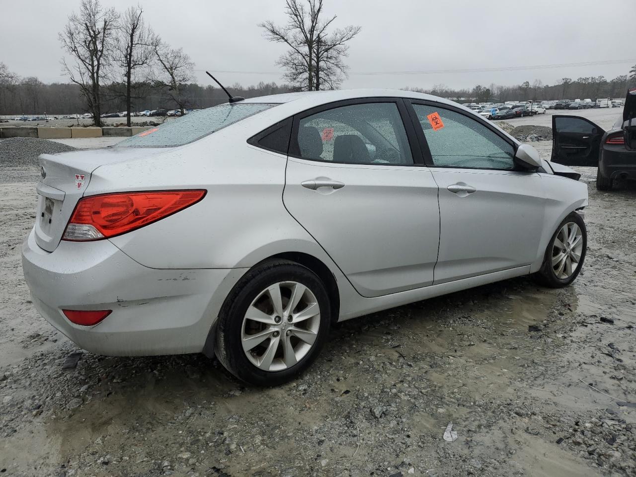 2014 HYUNDAI ACCENT GLS - Фото 3