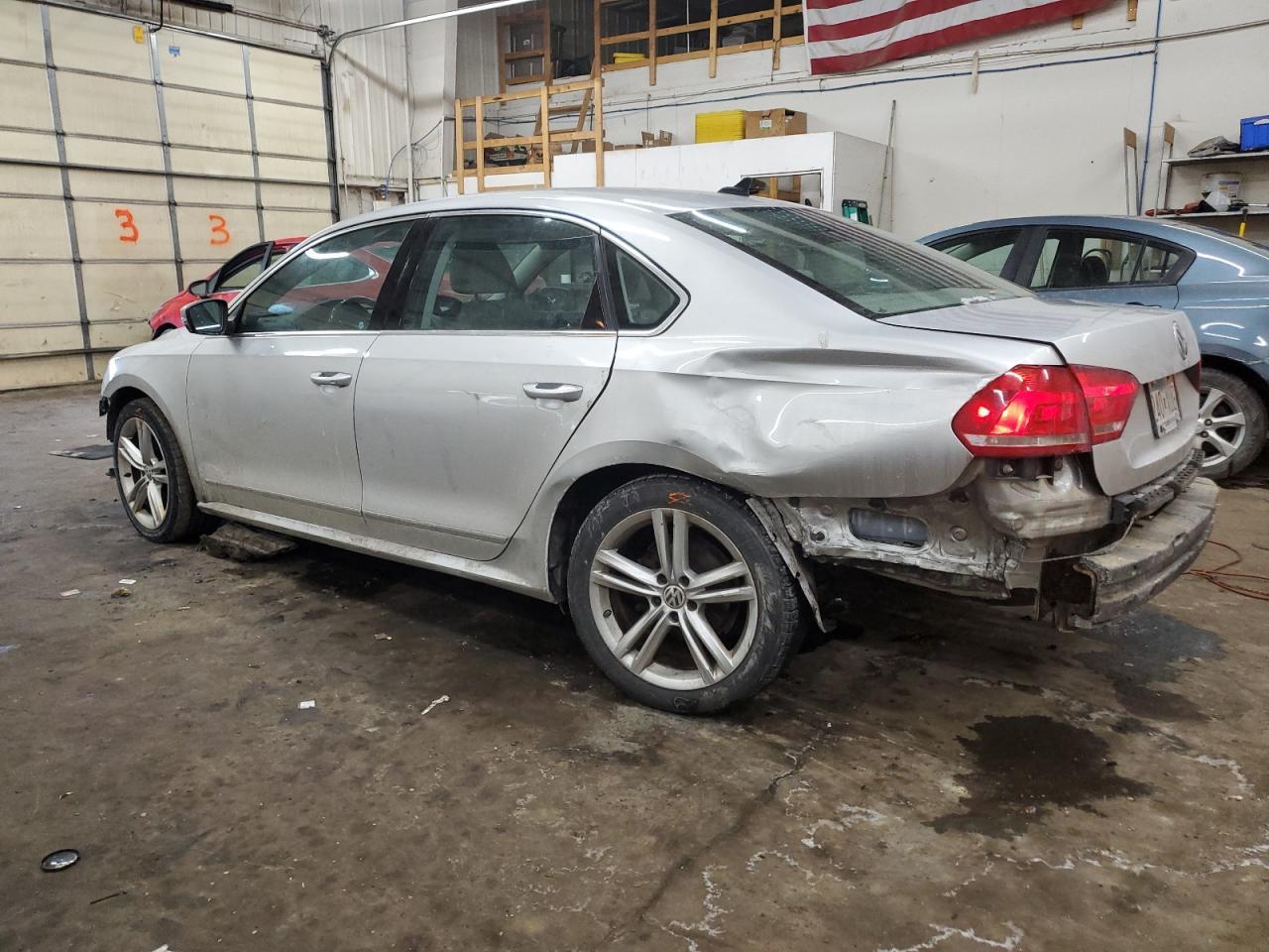 2013 VOLKSWAGEN PASSAT SEL - Image 2