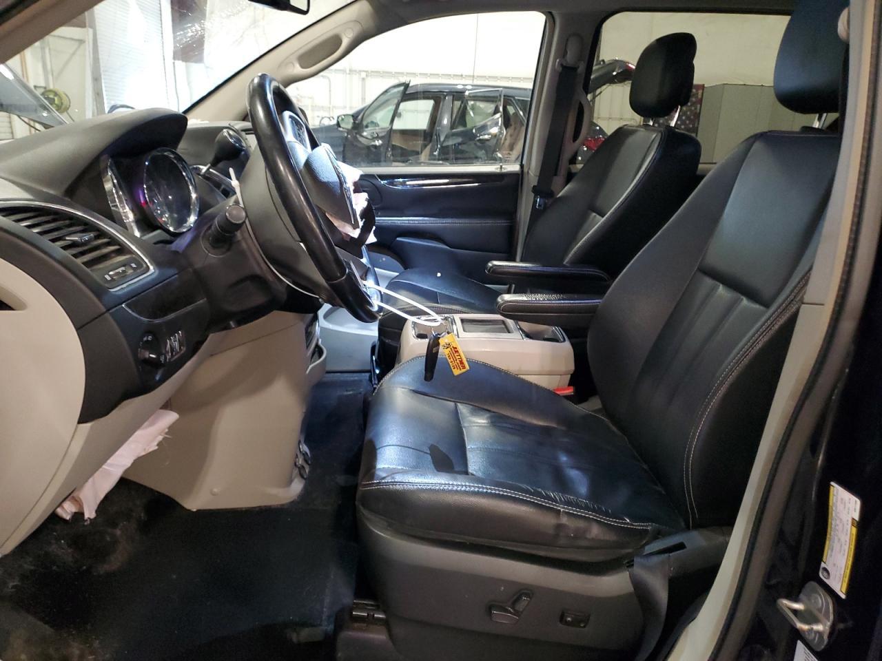2014 CHRYSLER TOWN & COU - Image 7