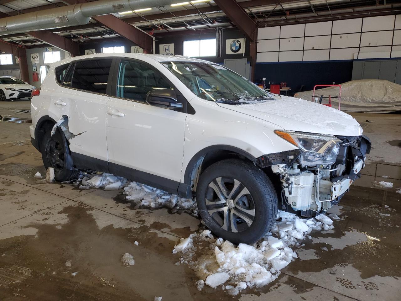 2018 TOYOTA RAV4 LE - Фото 4