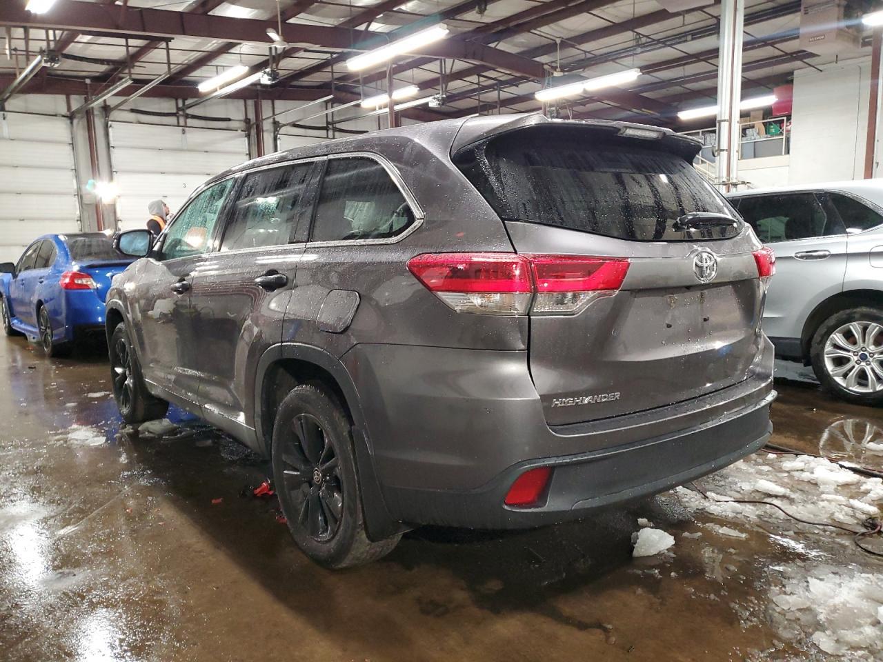 2019 TOYOTA HIGHLANDER - Фото 2