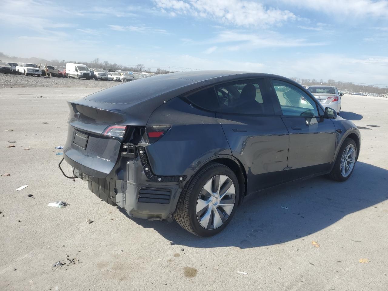 2024 TESLA MODEL Y - Image 3