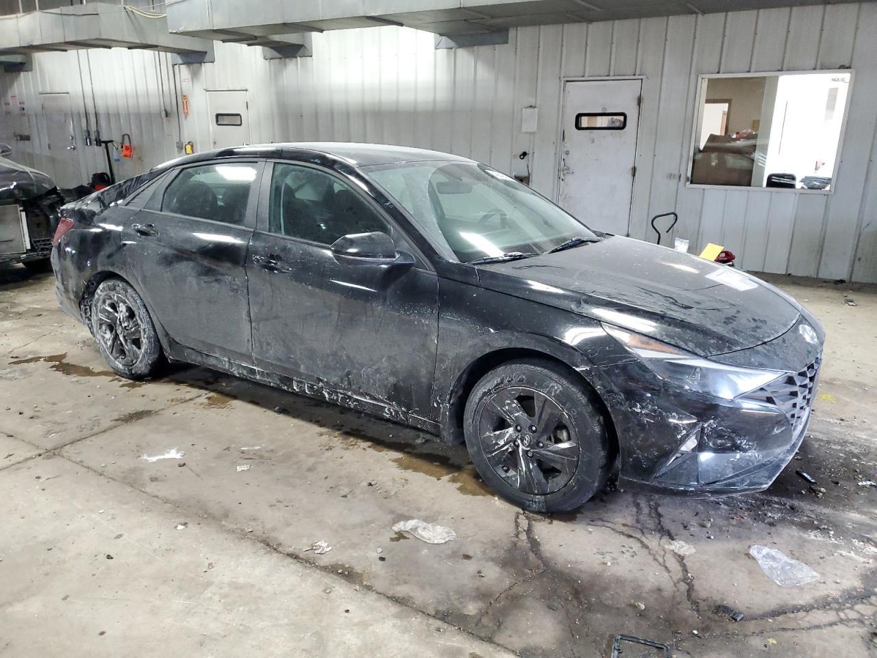 2022 HYUNDAI ELANTRA SE - Image 4