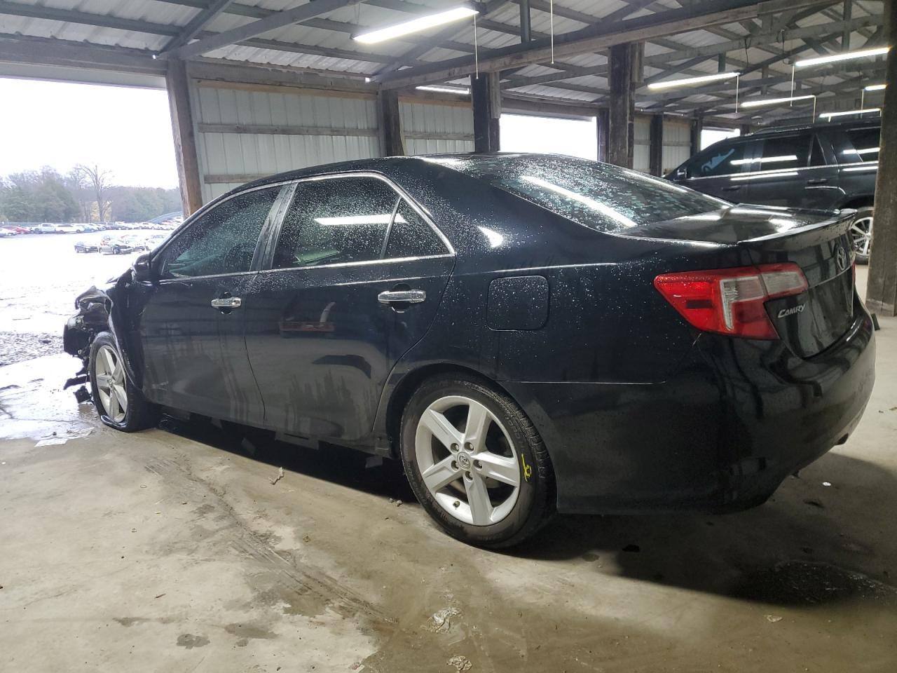 2014 TOYOTA CAMRY L - Фото 2