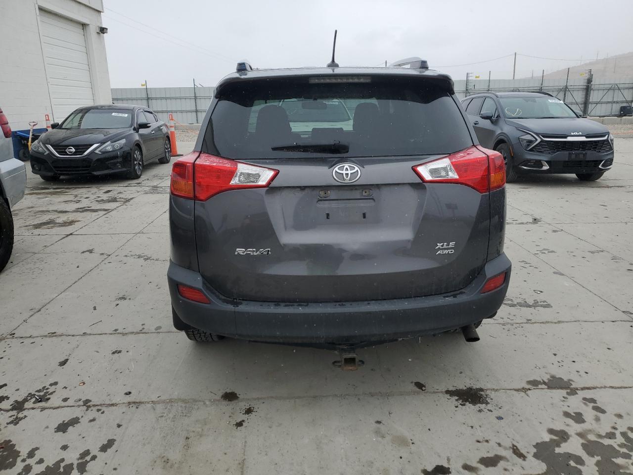 2015 TOYOTA RAV4 XLE - Image 6