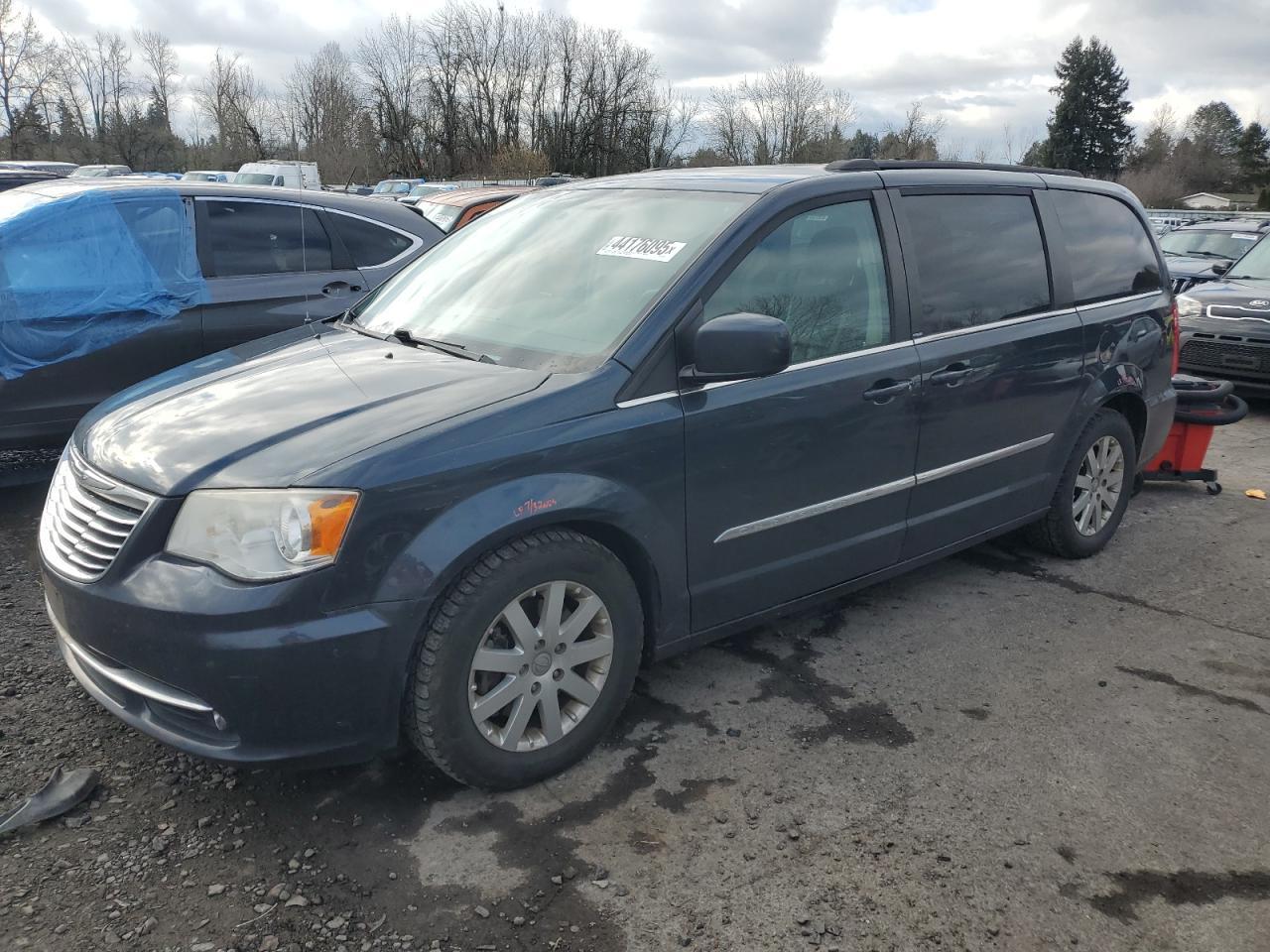 2014 CHRYSLER TOWN & COU