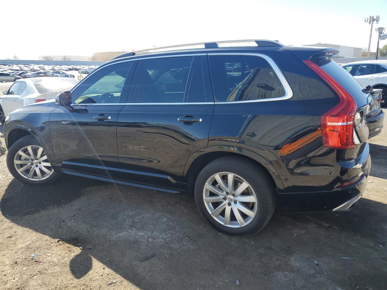 2016 VOLVO XC90 T6 - Фото 2