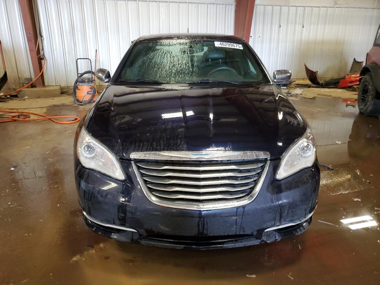 2012 CHRYSLER 200 LIMITE - Image 5