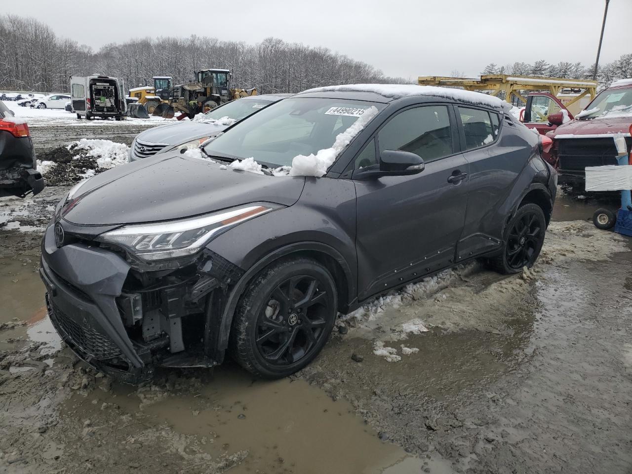 2022 TOYOTA C-HR XLE