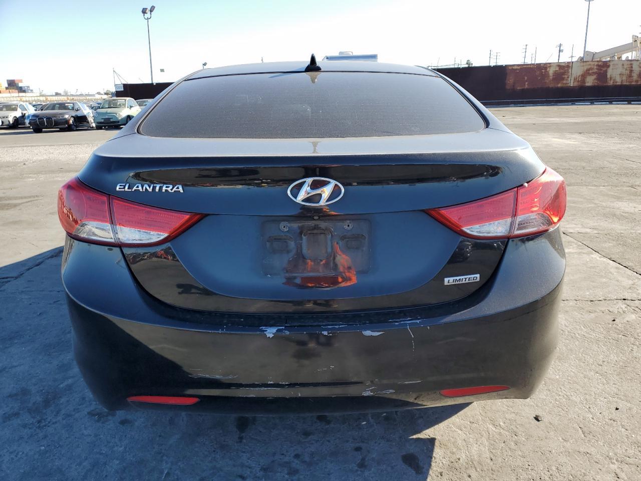 2013 HYUNDAI ELANTRA GL - Image 6