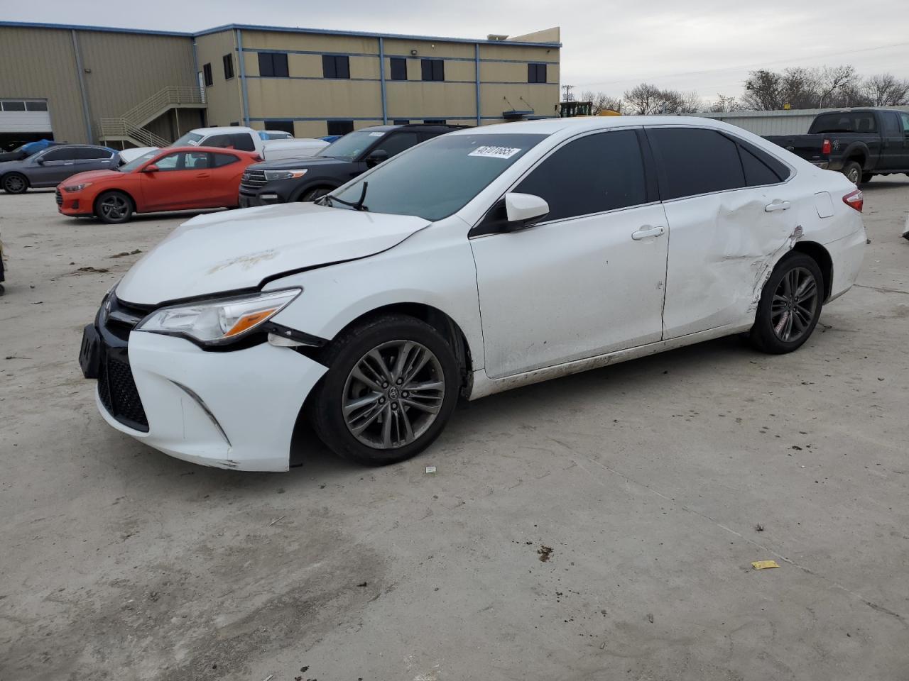 2015 TOYOTA CAMRY LE