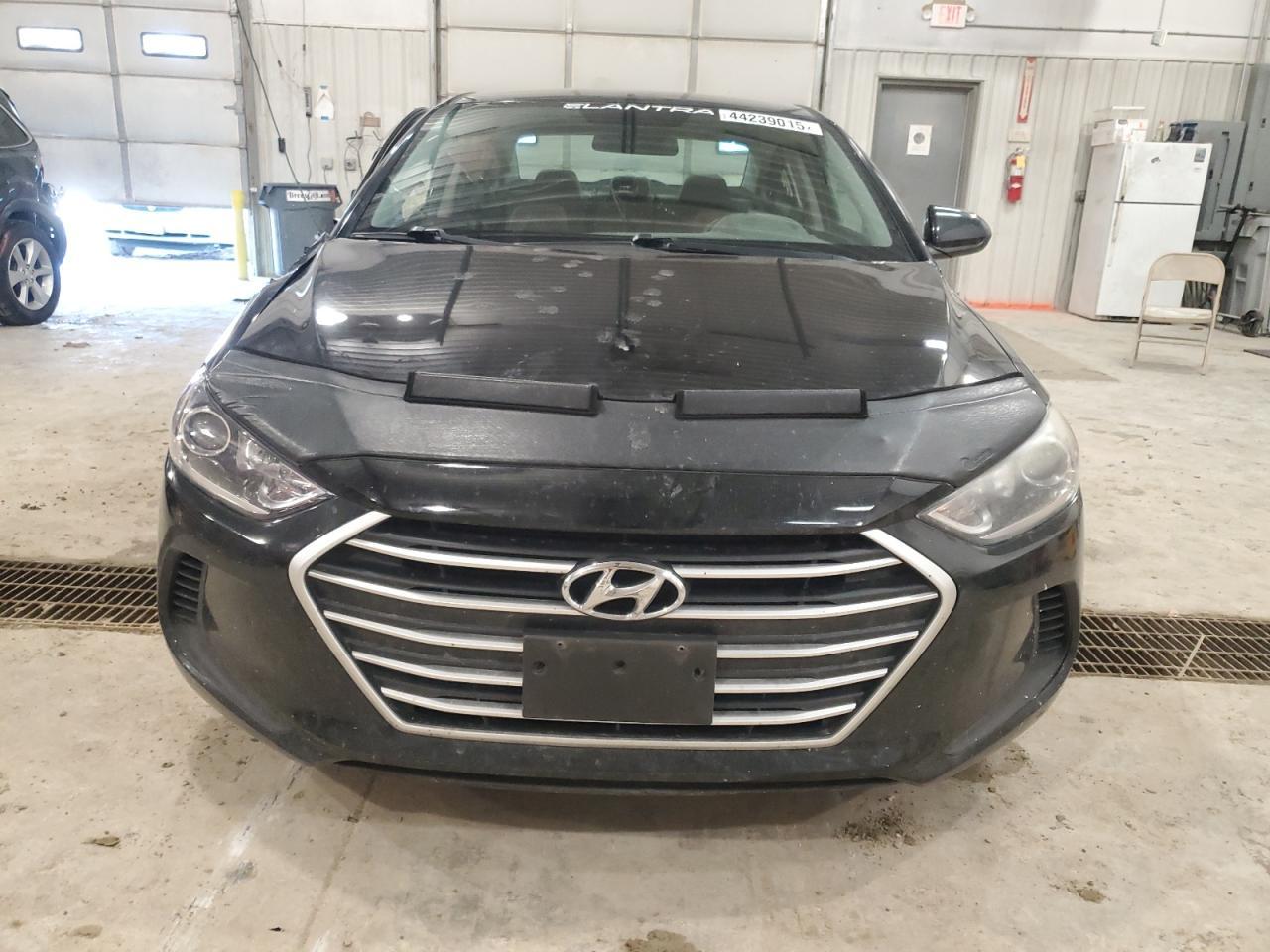 2017 HYUNDAI ELANTRA SE - Image 5