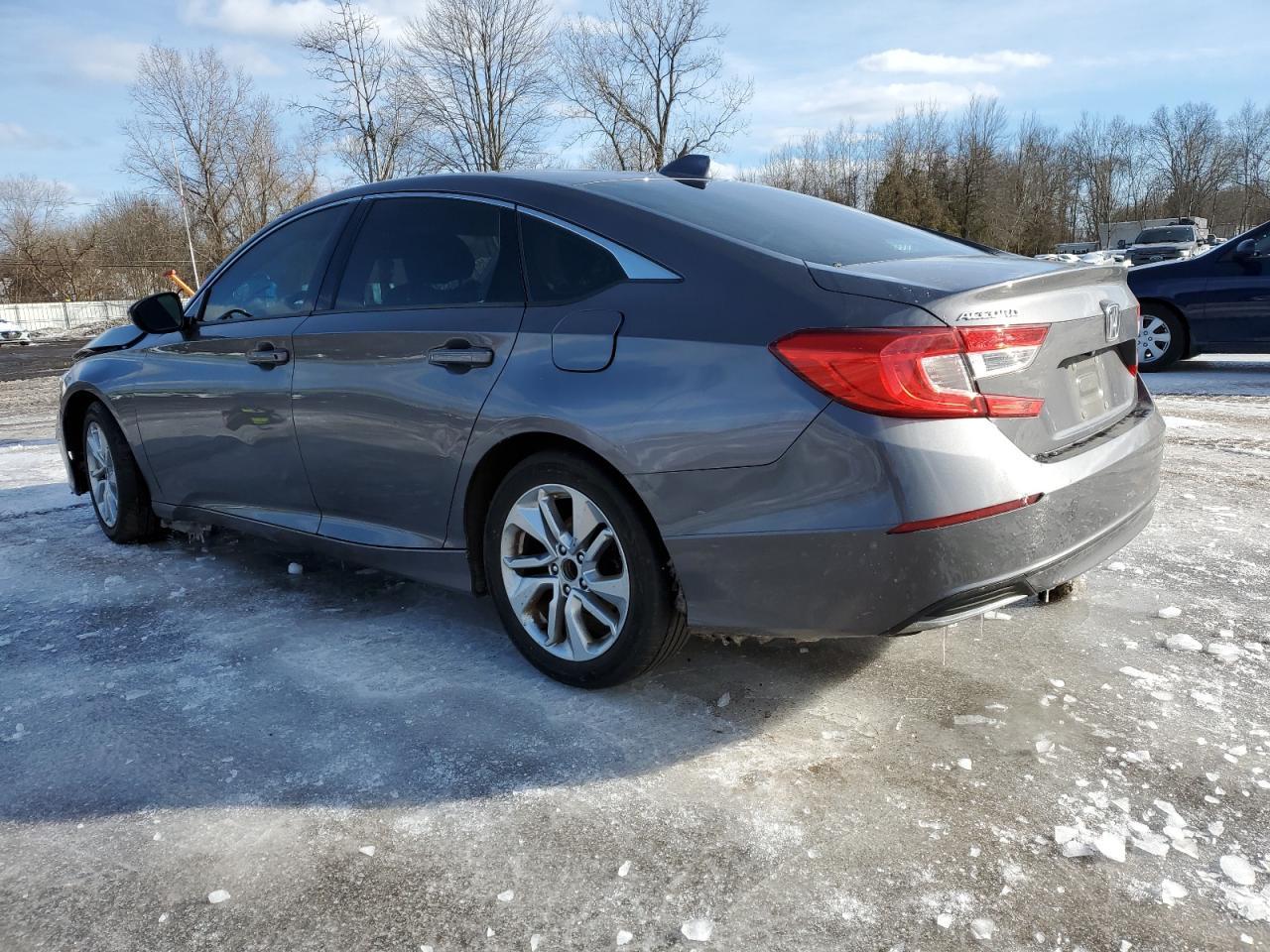 2018 HONDA ACCORD LX - Image 2