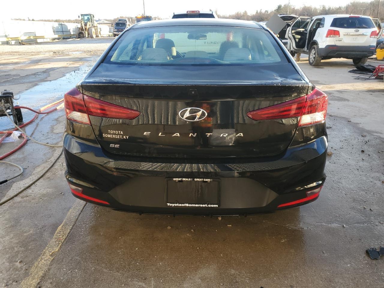 2019 HYUNDAI ELANTRA SE - Фото 6