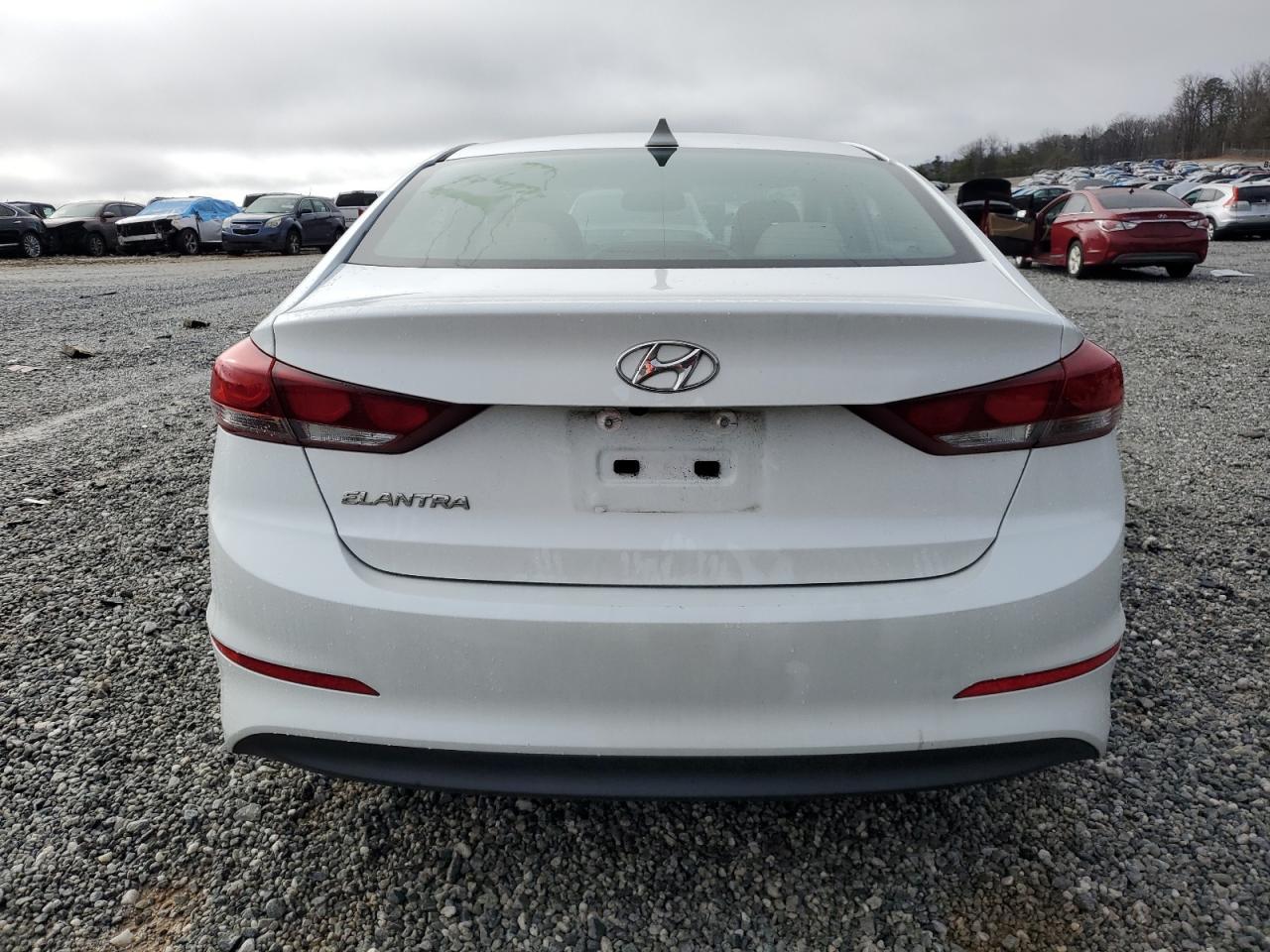 2018 HYUNDAI ELANTRA SE - Фото 6