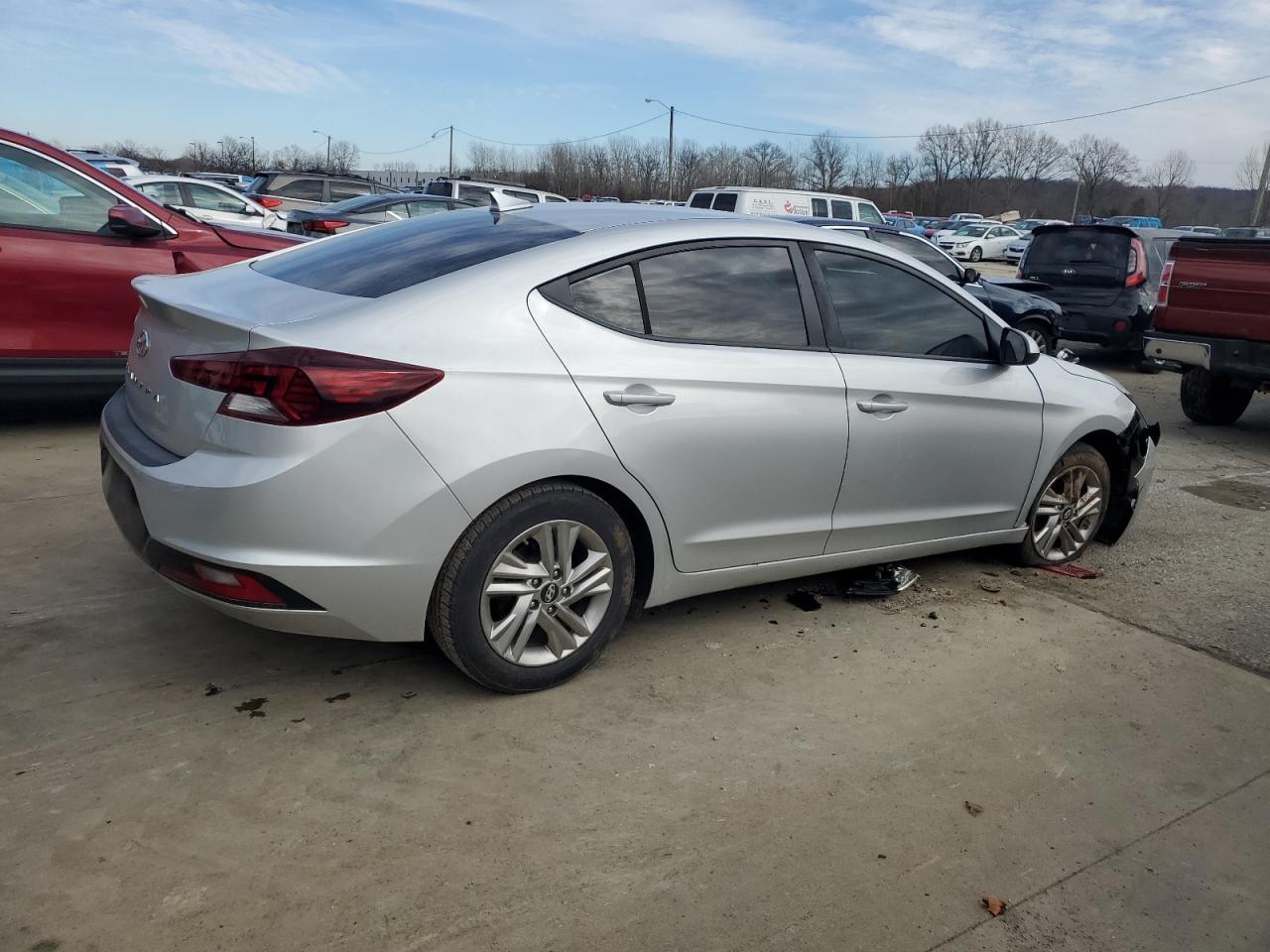 2019 HYUNDAI ELANTRA SE - Фото 3