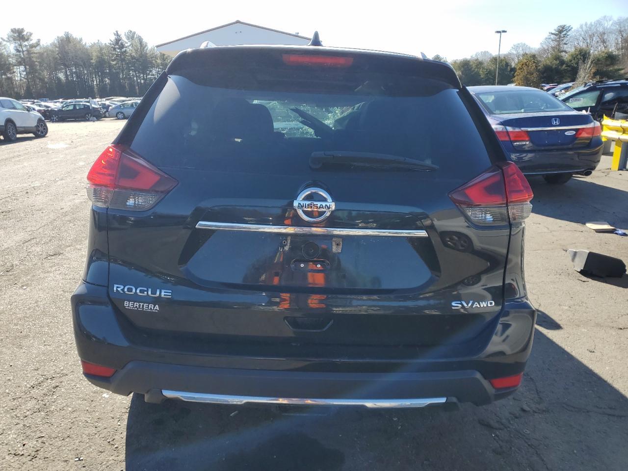 2017 NISSAN ROGUE SV - Image 6