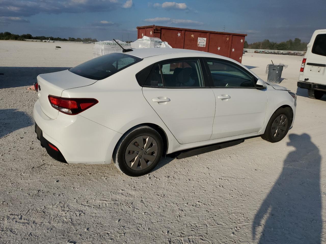2020 KIA RIO LX - Фото 3