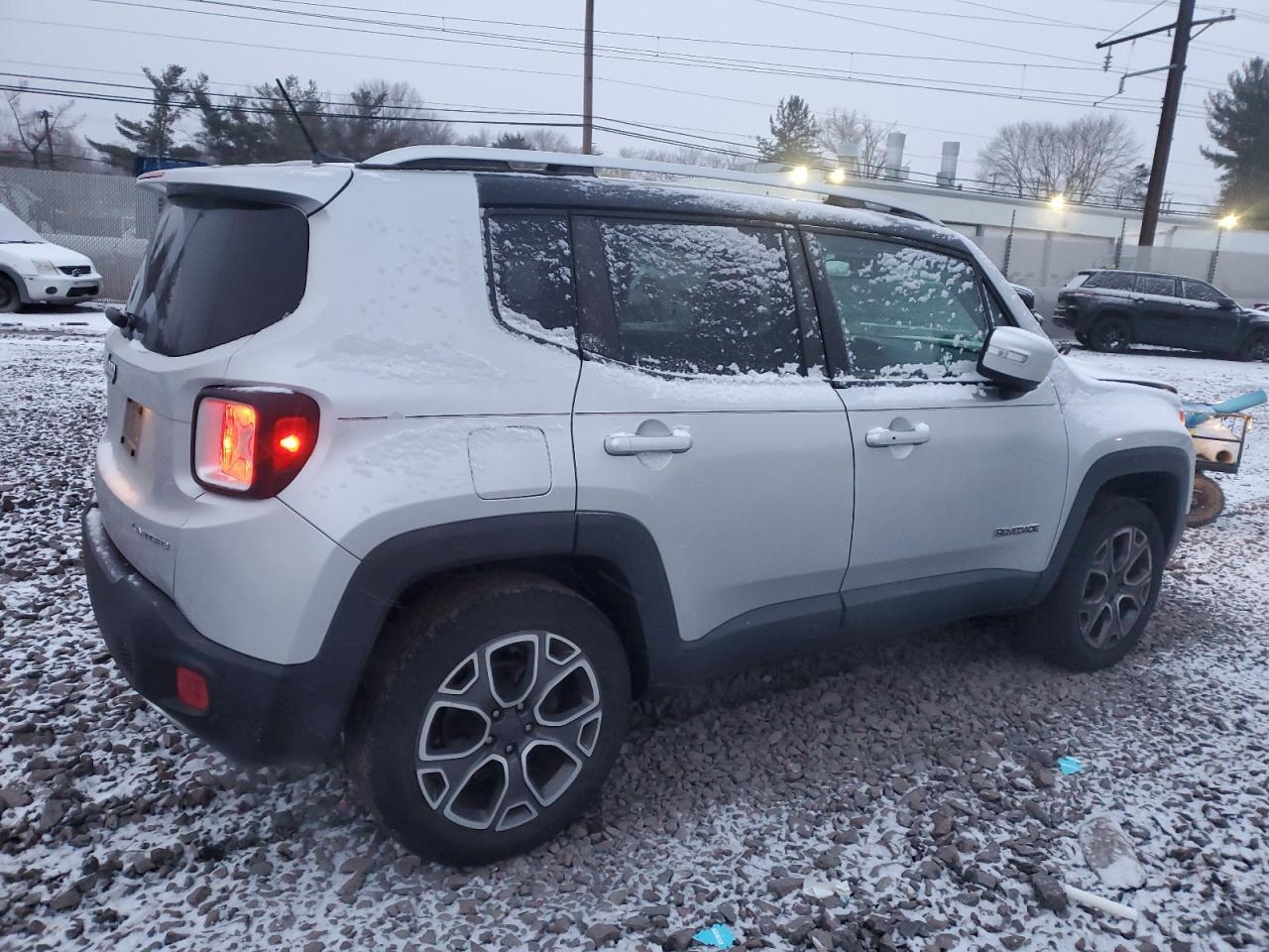 2016 JEEP RENEGADE L - Image 3