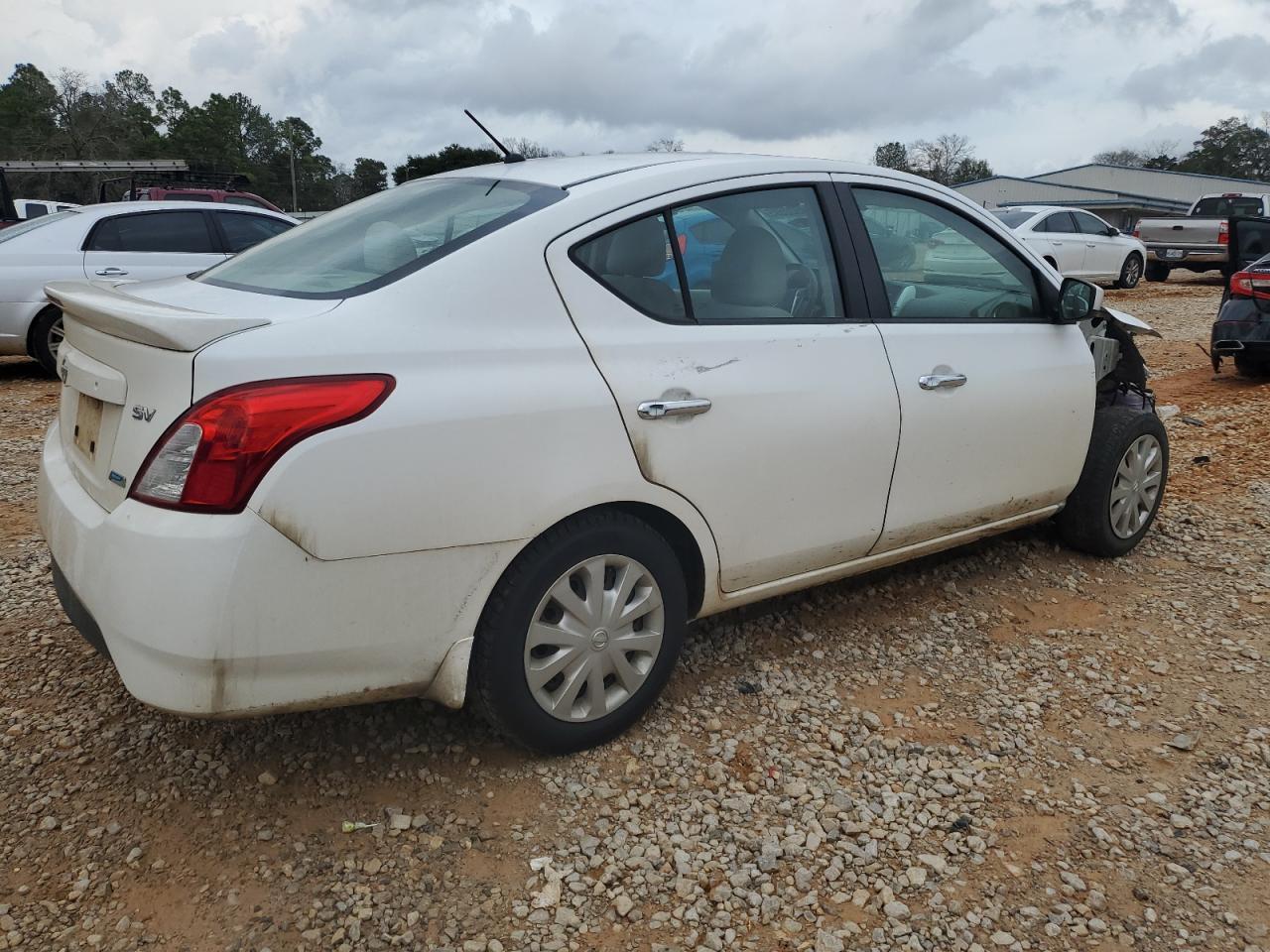2016 NISSAN VERSA S - Фото 3