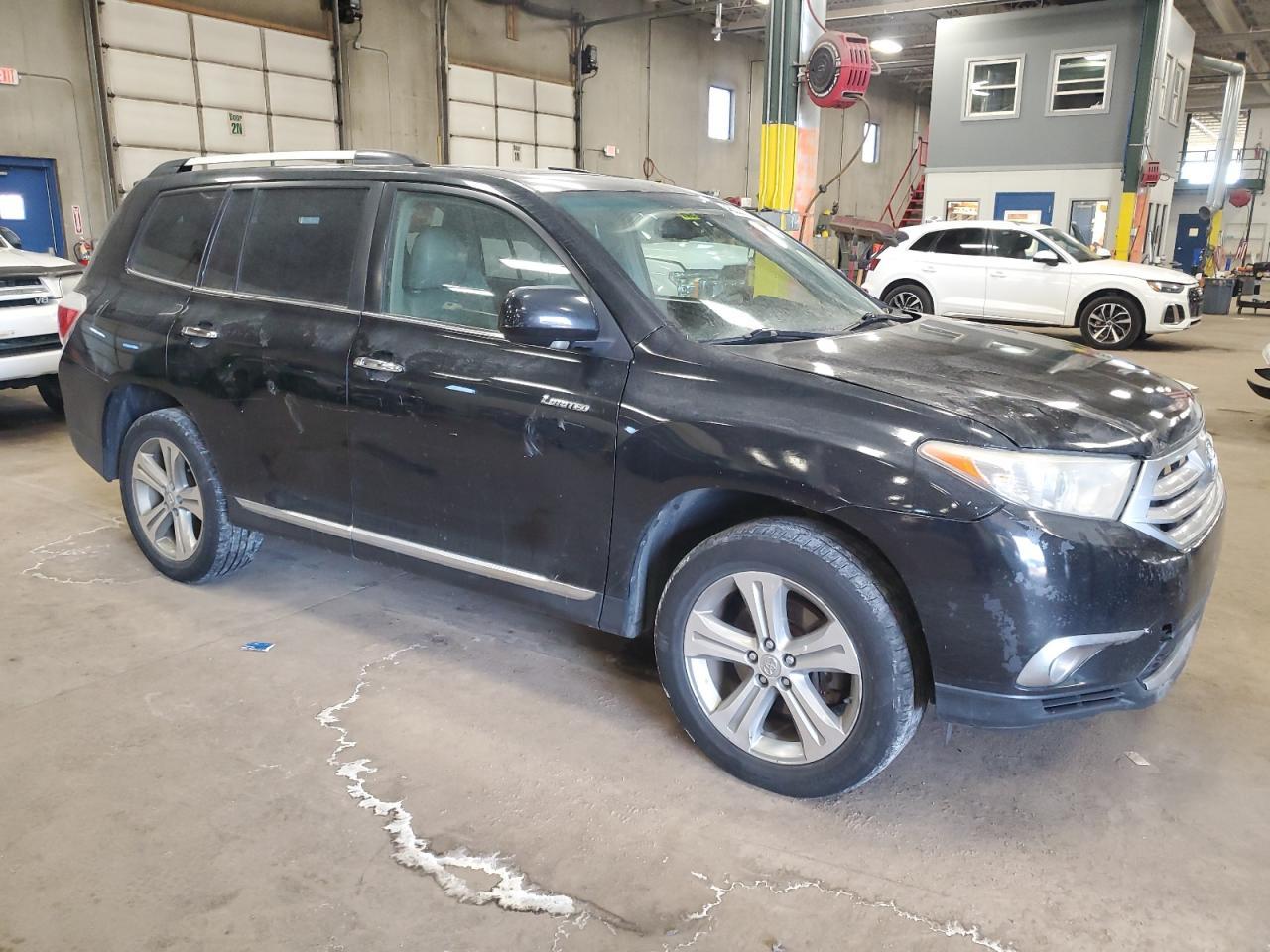 2011 TOYOTA HIGHLANDER - Фото 4