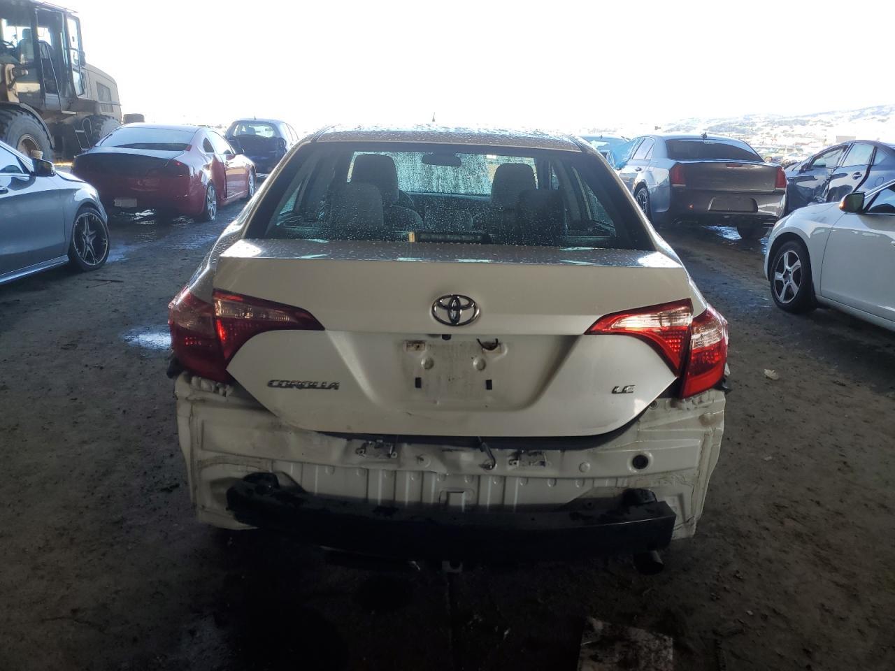 2018 TOYOTA COROLLA L - Image 6