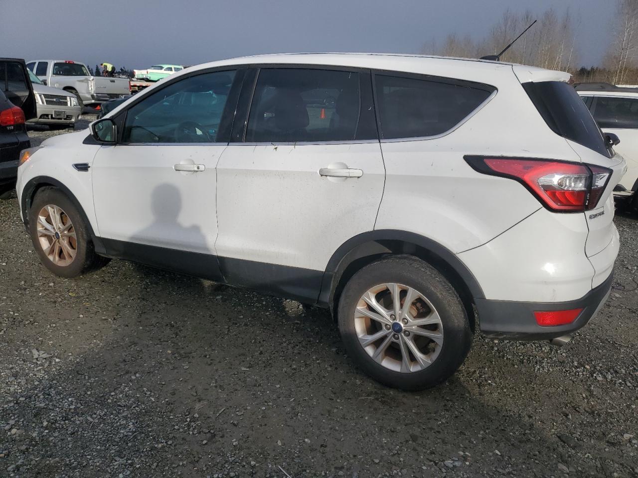 2017 FORD ESCAPE SE - Фото 2