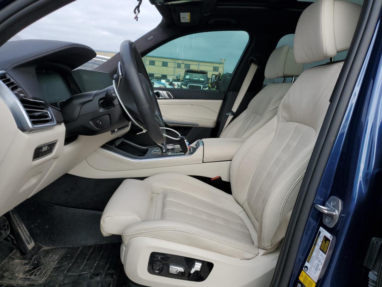 2022 BMW X5 XDRIVE4 - Фото 7