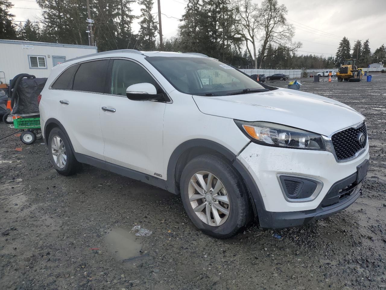 2016 KIA SORENTO LX - Image 4