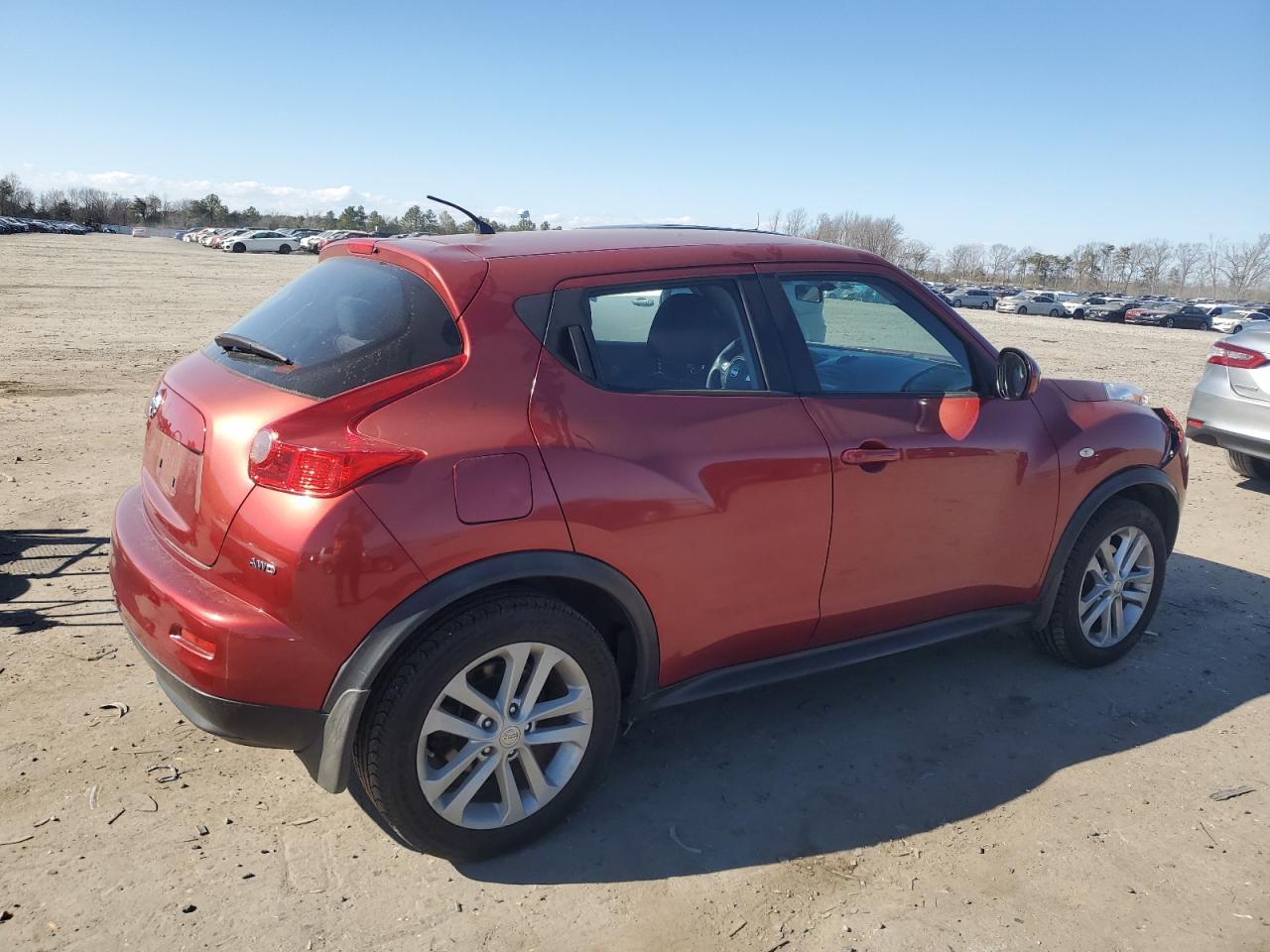 2011 NISSAN JUKE S - Фото 3
