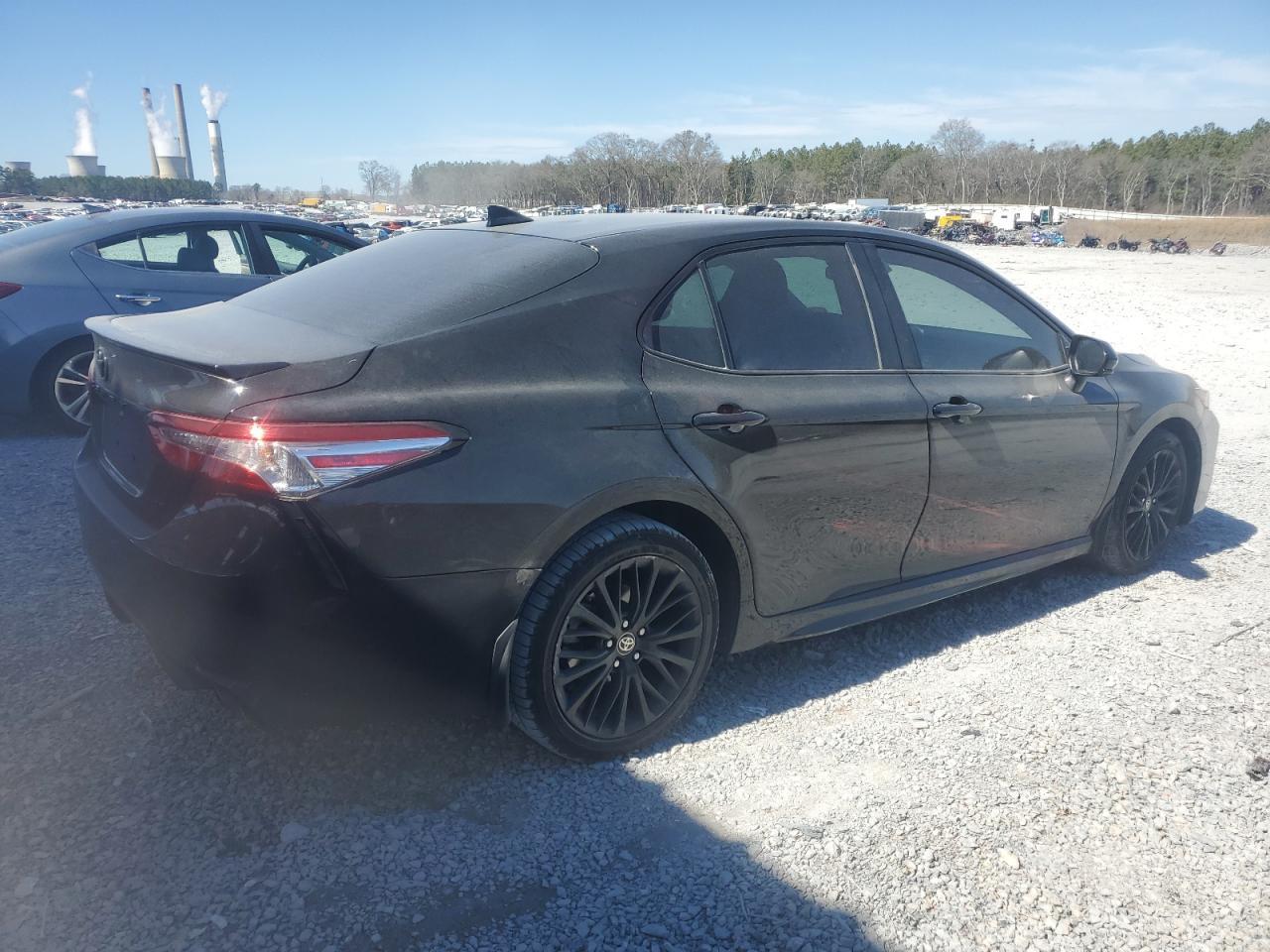 2020 TOYOTA CAMRY SE - Image 3
