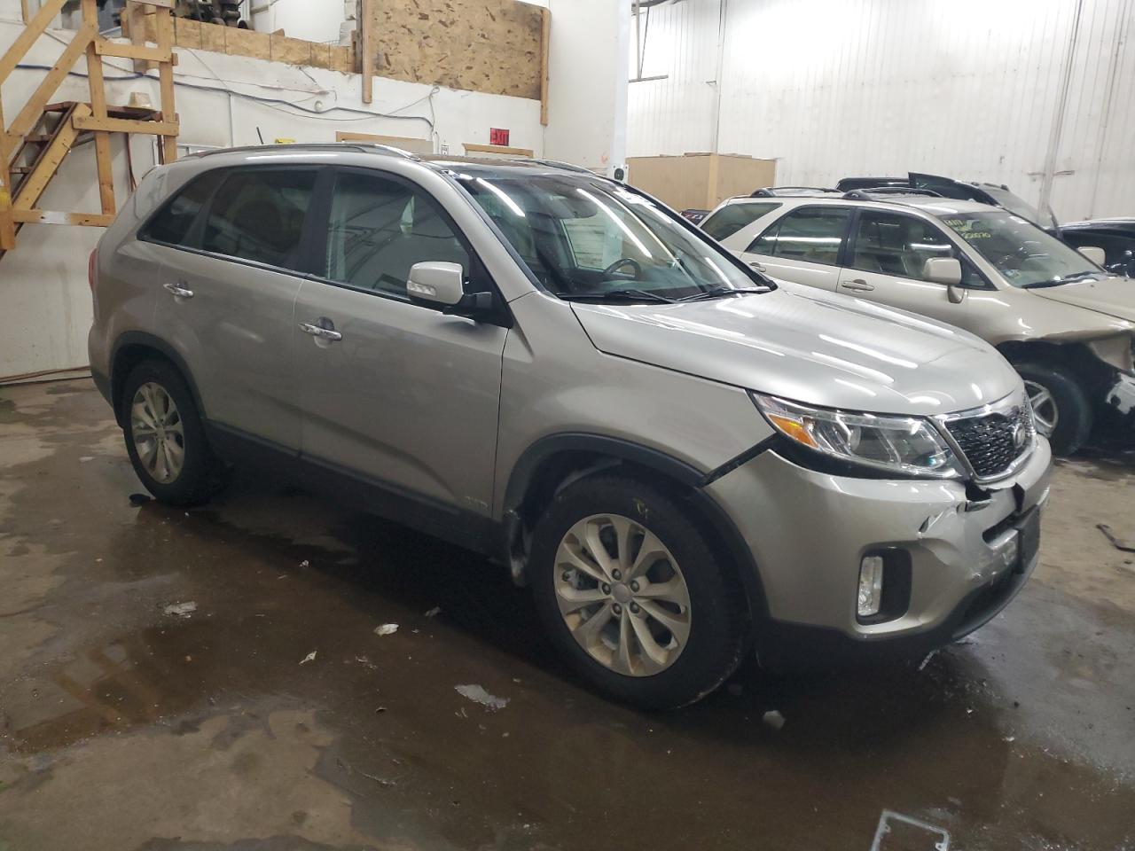 2015 KIA SORENTO EX - Image 4