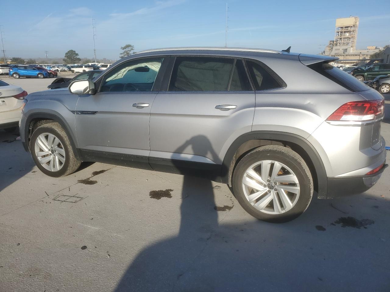 2022 VOLKSWAGEN ATLAS CROS - Image 2