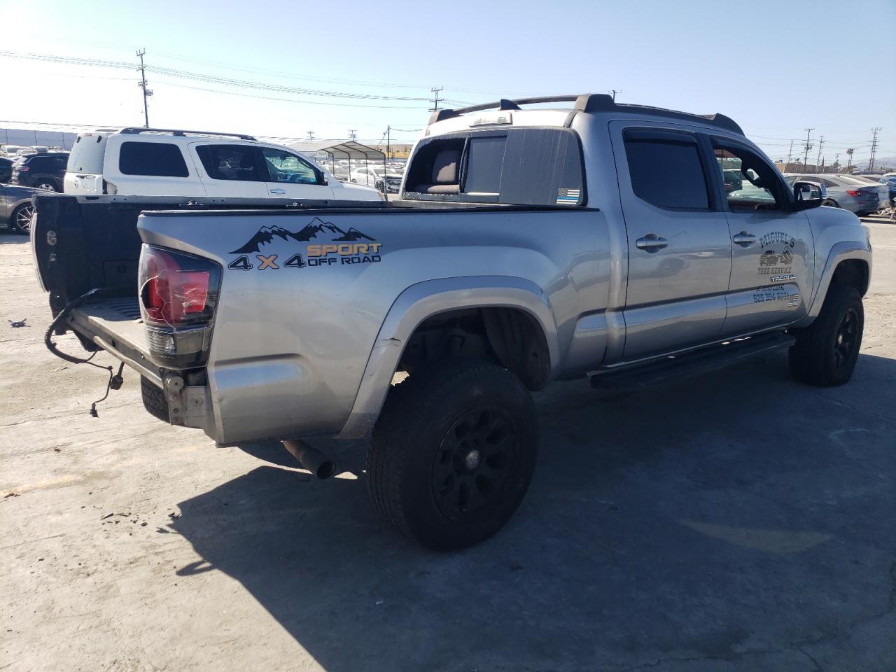 2017 TOYOTA TACOMA DOU - Фото 3