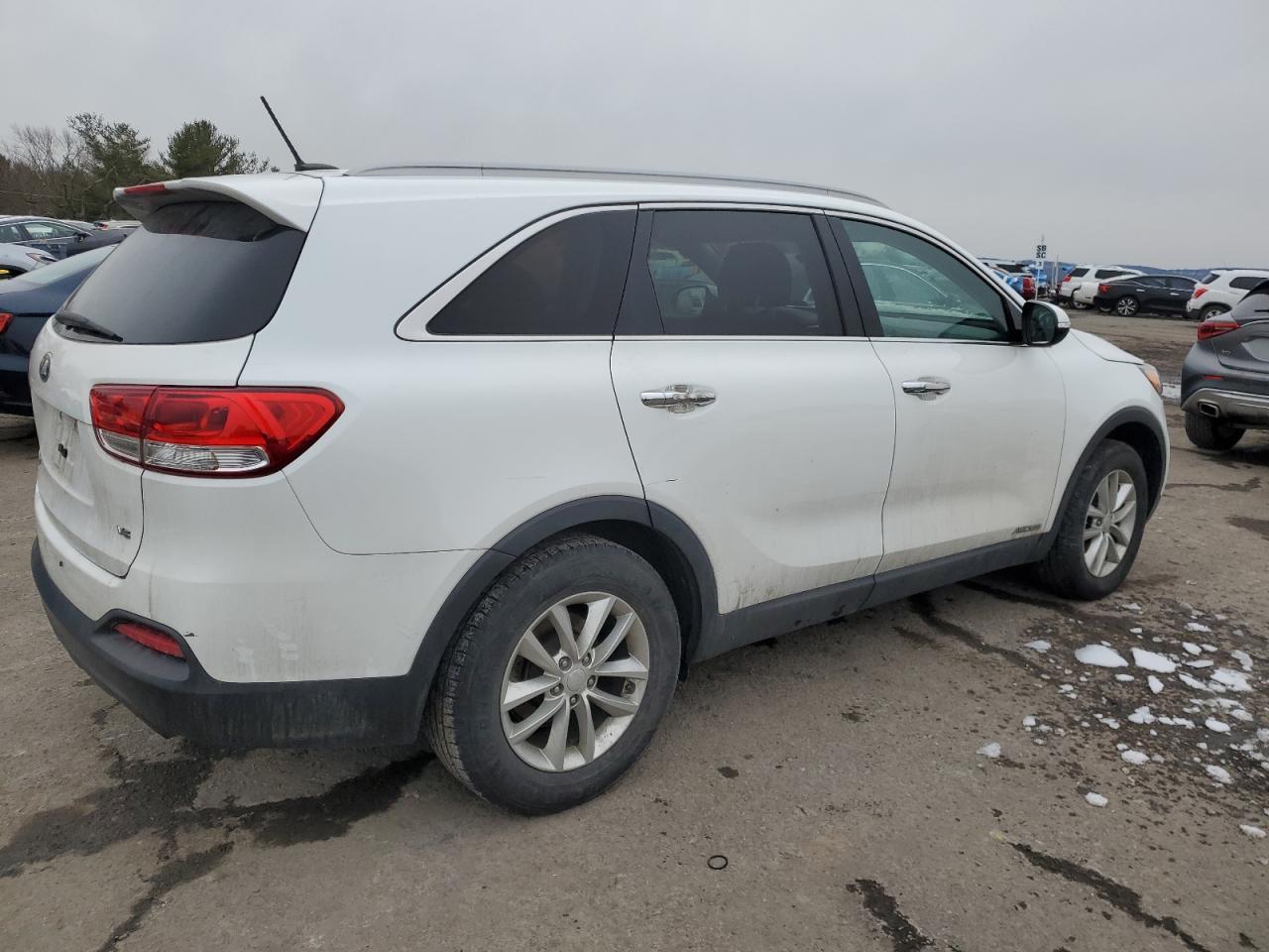 2017 KIA SORENTO LX - Фото 3
